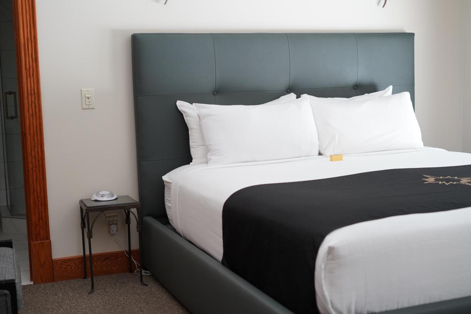 Inn At Black Star Farms Suttons Bay エクステリア 写真